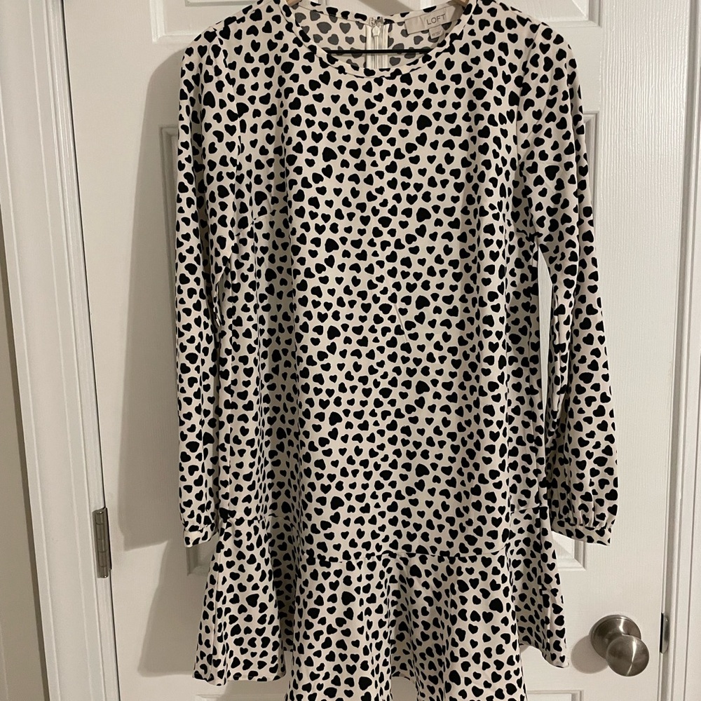 Loft dress with flounce bottom, black and cream heart print, size XS
